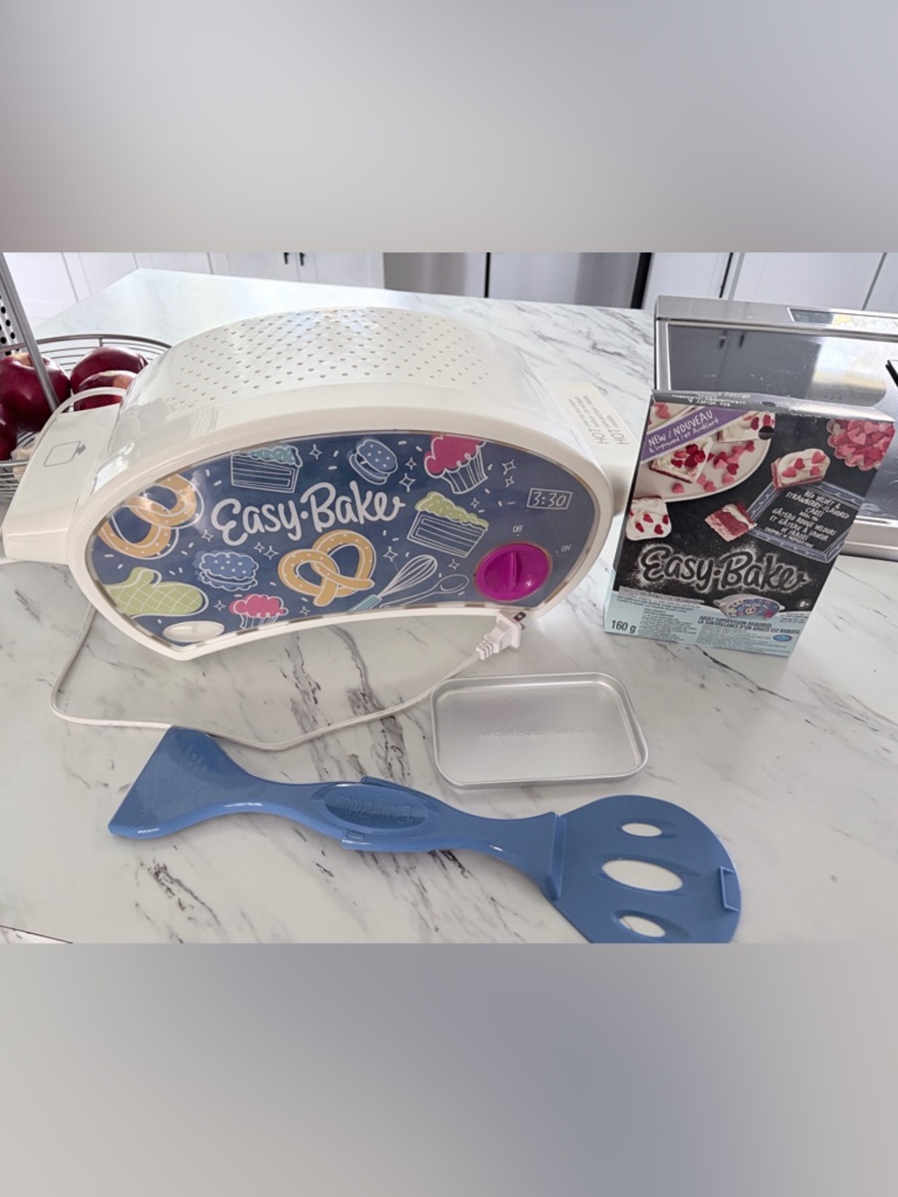 Mini Oven Toy in White and Blue with Pink Dial